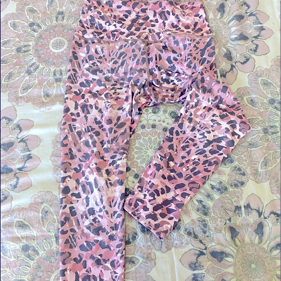 EVCR pink leopard RARE HW leggings sold out L - Picture 1 of 4